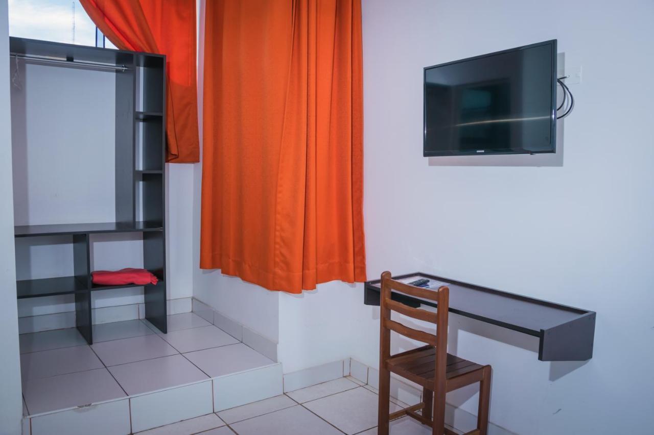 Hostal "Centrika" 塔拉波托 外观 照片