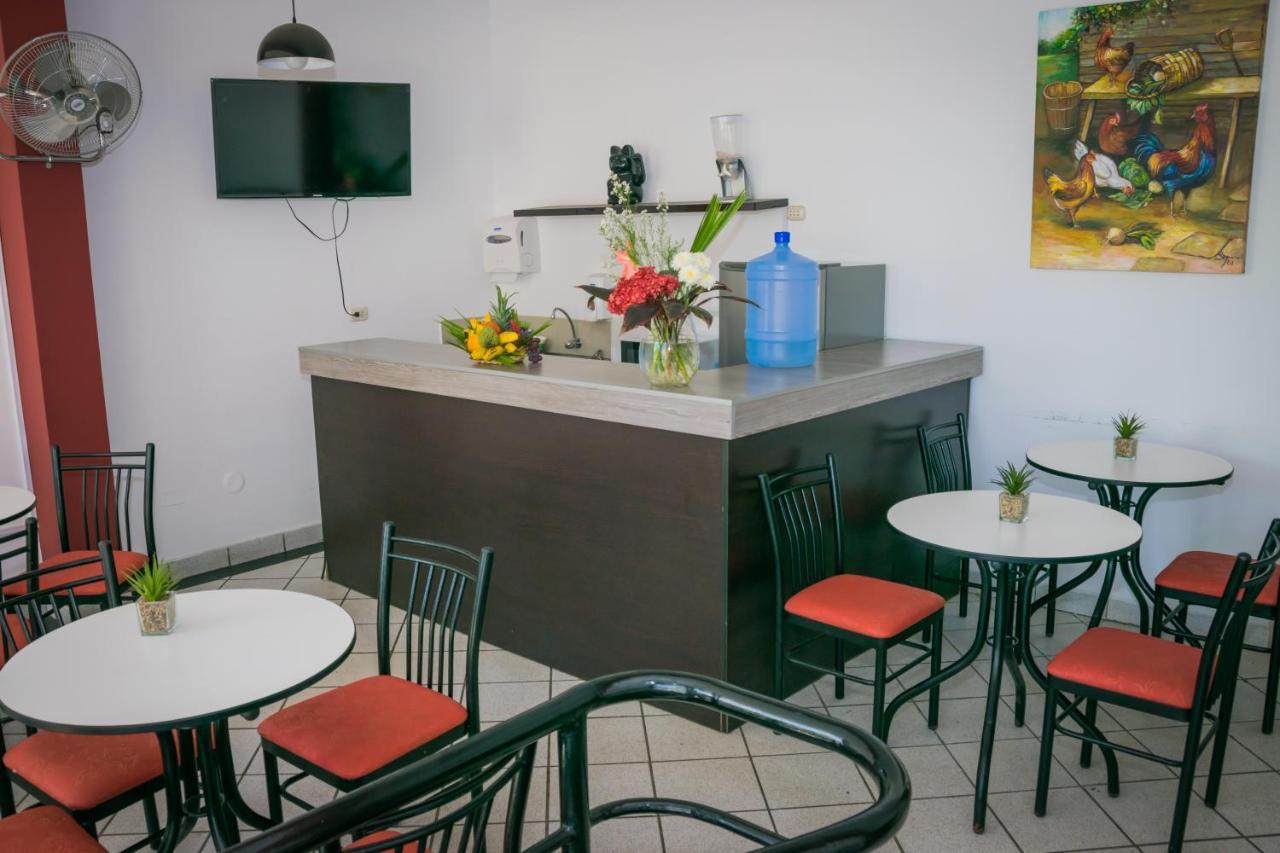Hostal "Centrika" 塔拉波托 外观 照片