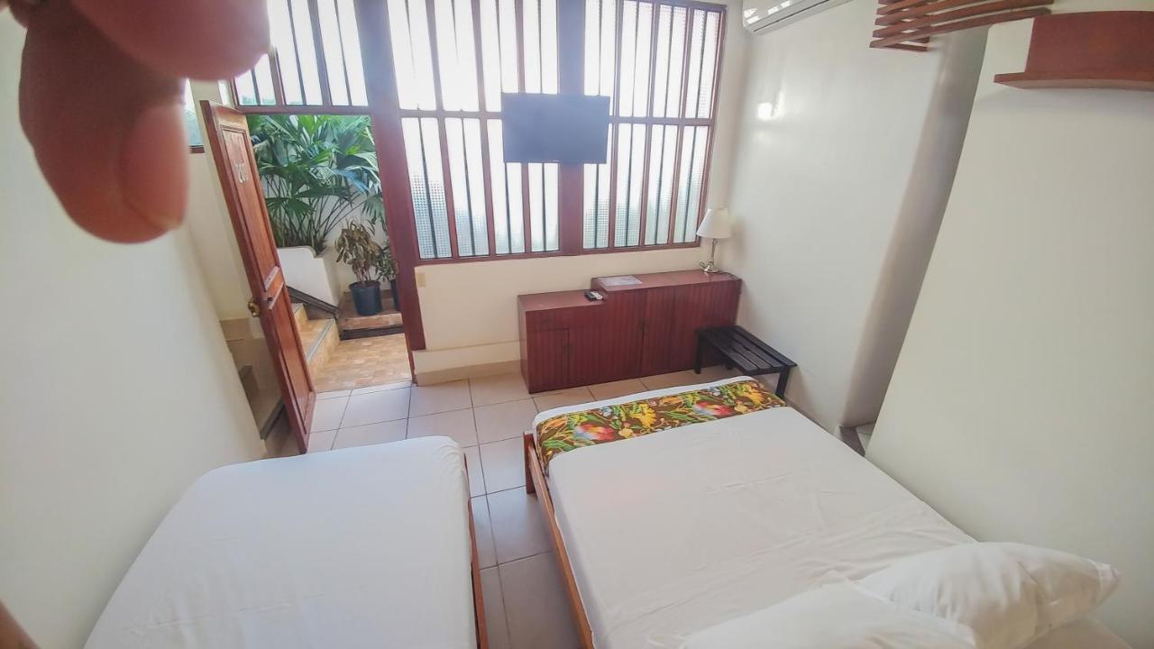 Hostal "Centrika" 塔拉波托 外观 照片