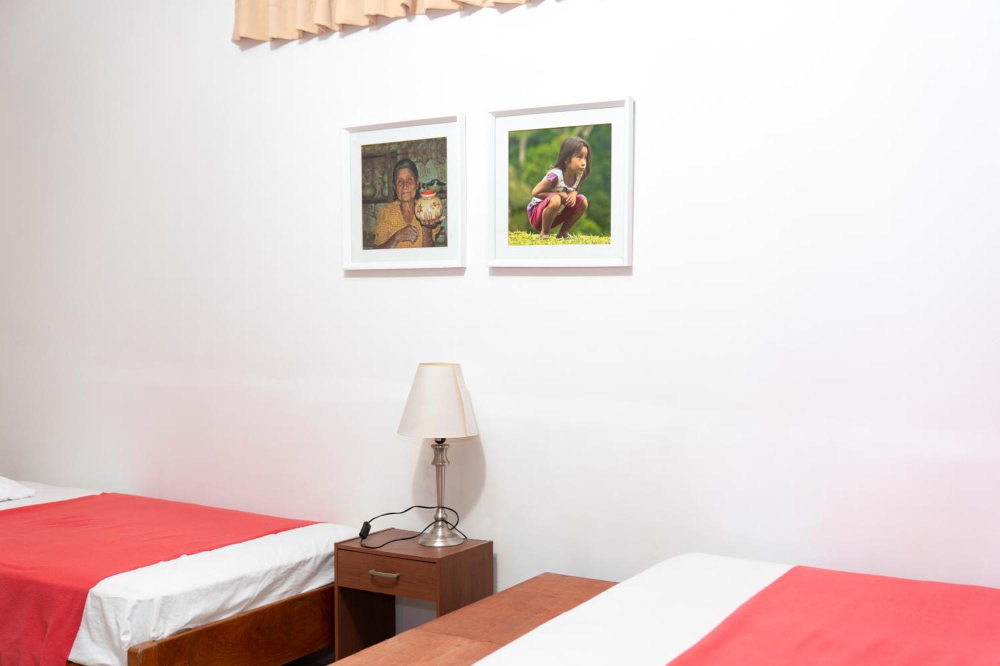 Hostal "Centrika" 塔拉波托 外观 照片